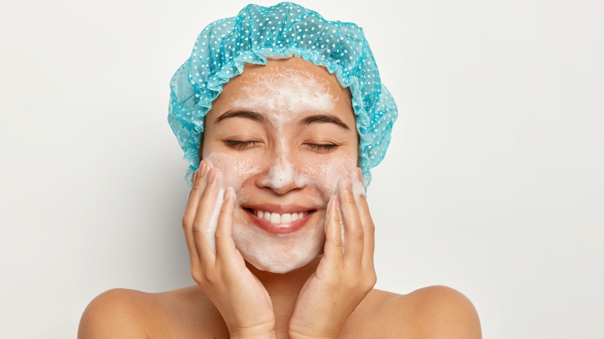 Duy trì những thói quen chăm sóc da phù hợp là nền tảng để hạn chế bít tắc, kiểm soát dầu thừa và giữ da thông thoáng.