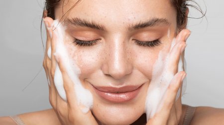 Your Skin - Woman Shower Face