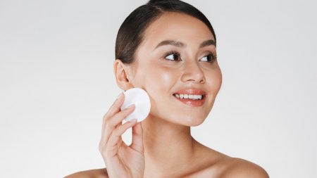 Toner không cồn là lựa chọn phù hợp để cân bằng và chăm sóc làn da theo hướng dịu nhẹ