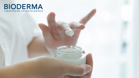 Lựa chọn kem dưỡng cho da dầu mụn cần chủ ý đến kết cấu và thành phần