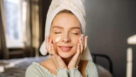 Lotion có thể hỗ trợ chăm sóc dấu hiệu lão hóa, da dễ nổi mụn và da không đều màu