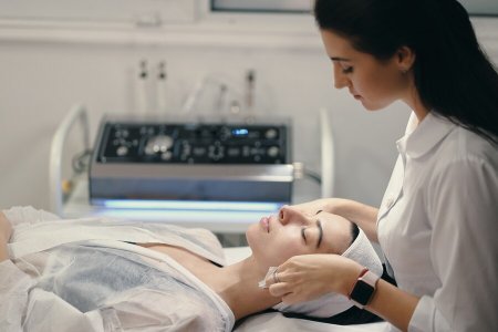 Mới nặn mụn kiêng ăn gì