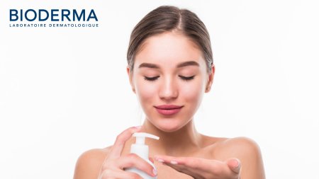 Lựa chọn sữa rửa mặt cho da dầu nên ưu tiên kết cấu dịu nhẹ