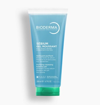 Bioderma Sébium Gel Moussant làm sạch dịu nhẹ, giúp kiểm soát dầu và hạn chế bít tắc lỗ chân lông