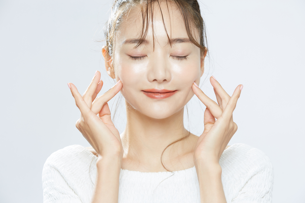 Tẩy trang hay rửa mặt trước thì đúng với quy trình?